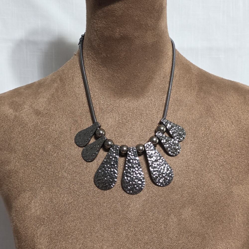 Paparazzi Accessories gunmetal-tone statement necklace and matching earring set